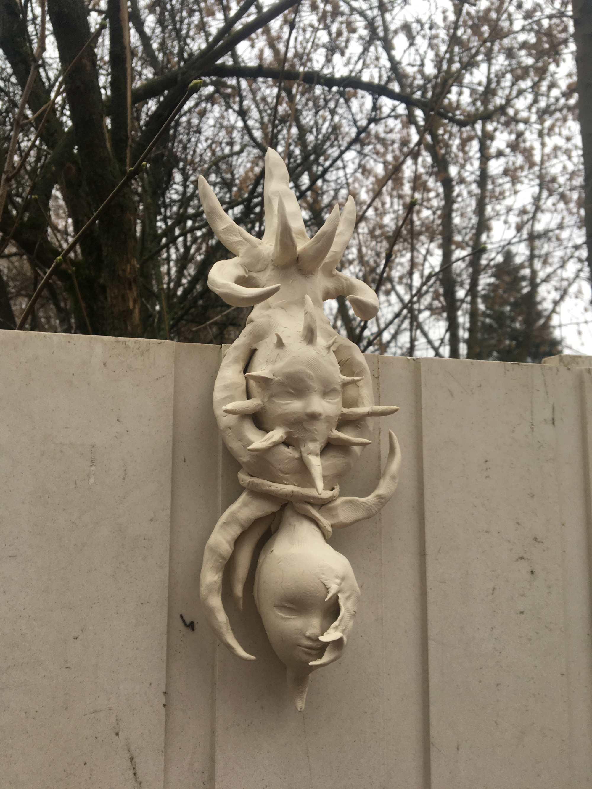 Halo and Dereyni at Solo Show Online