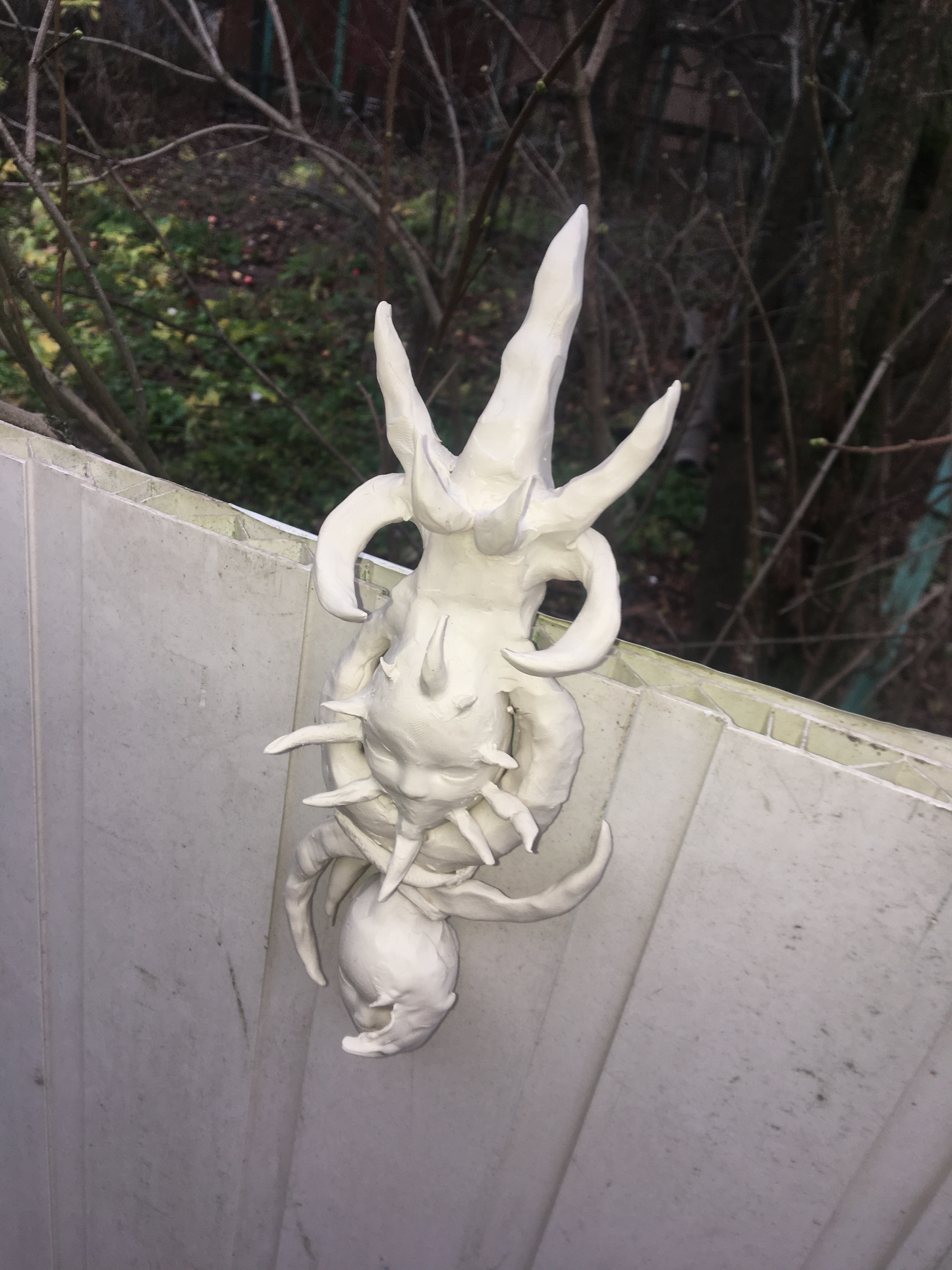 Halo and Dereyni at Solo Show Online