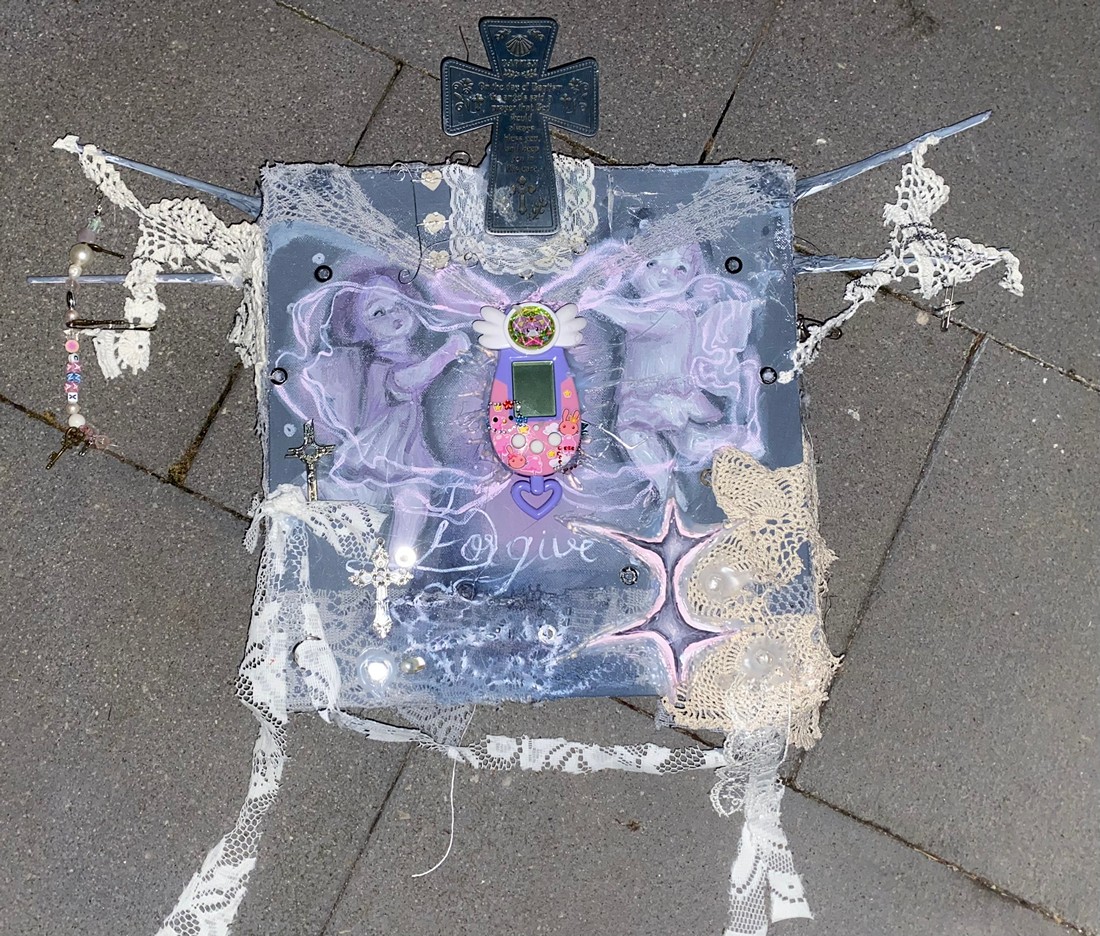 exhibition by artist aemonnia at solo show online