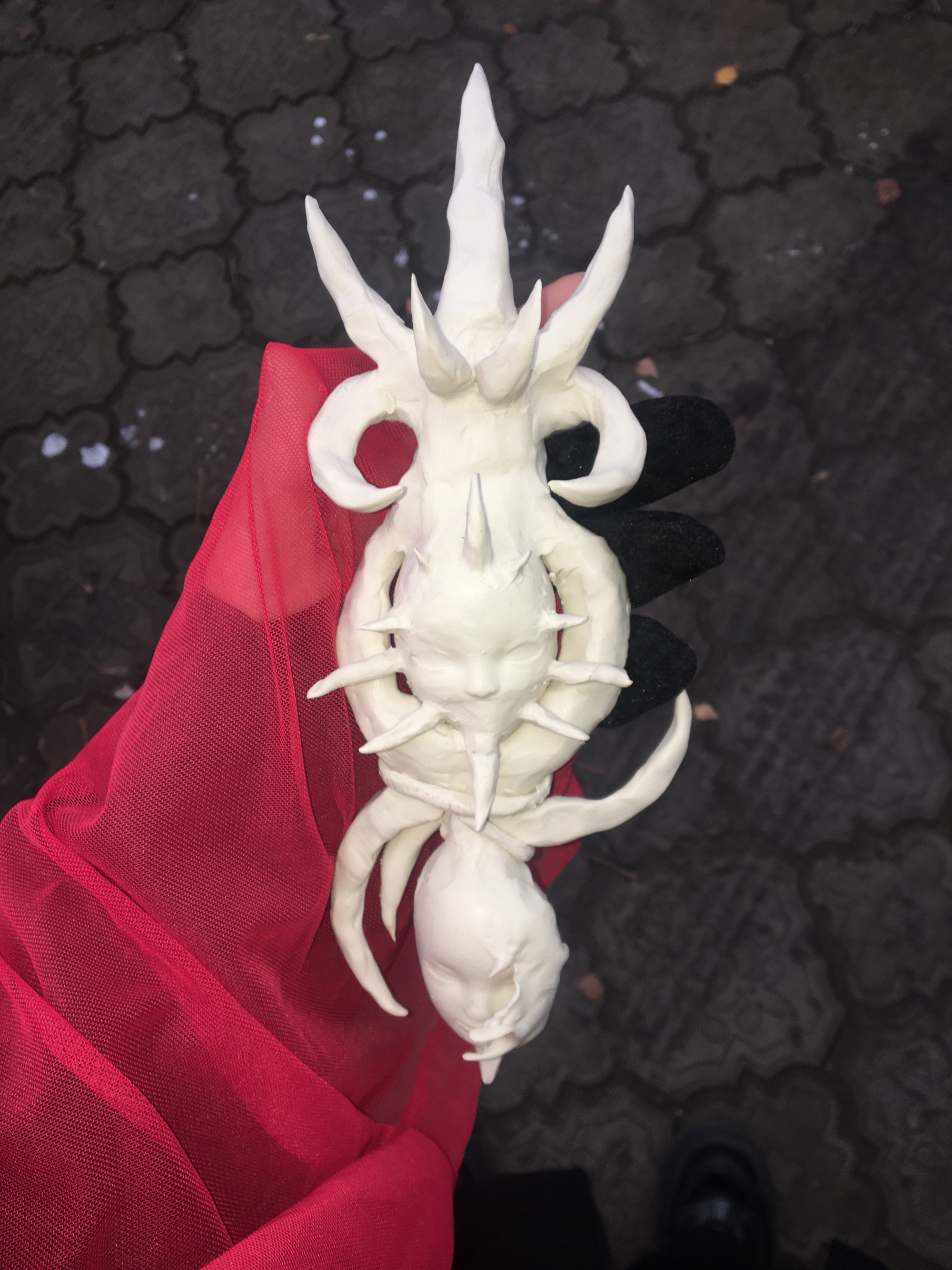 Halo and Dereyni at Solo Show Online