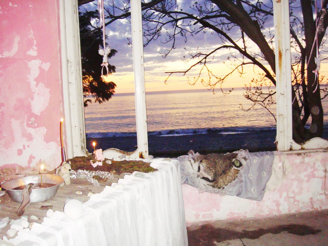 exhibition by kseniya khlopina + olya stolovaya at solo show online