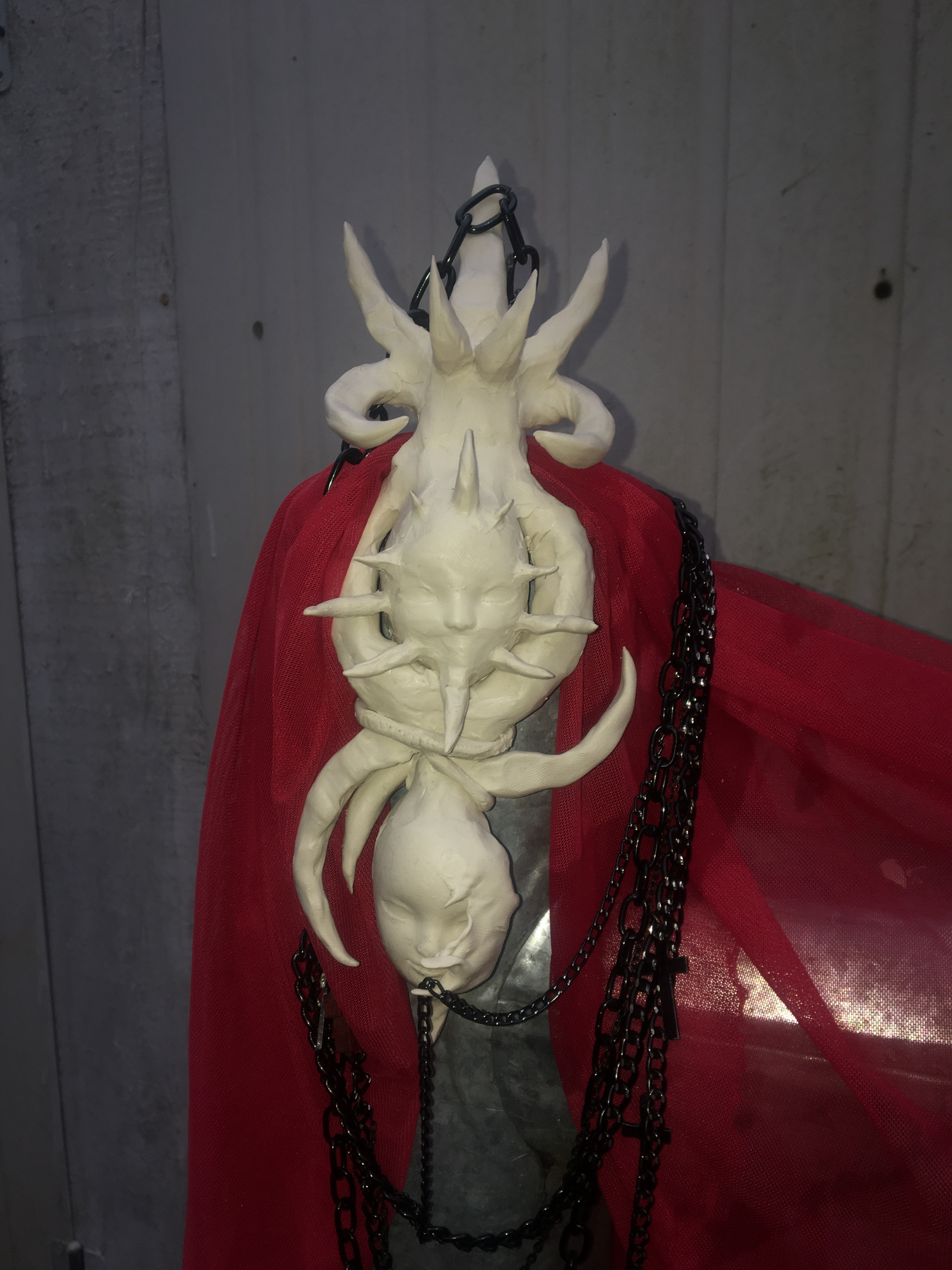 Halo and Dereyni at Solo Show Online