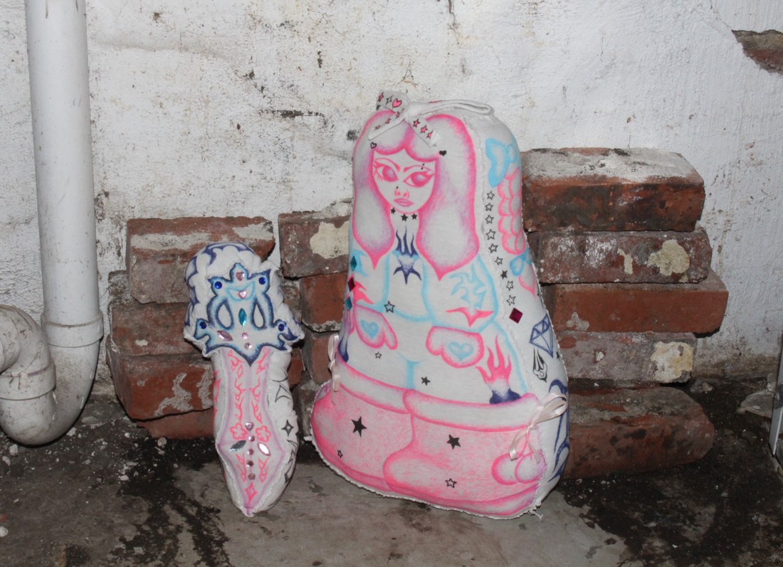 exhibition by artist bebexpiggies at solo show online