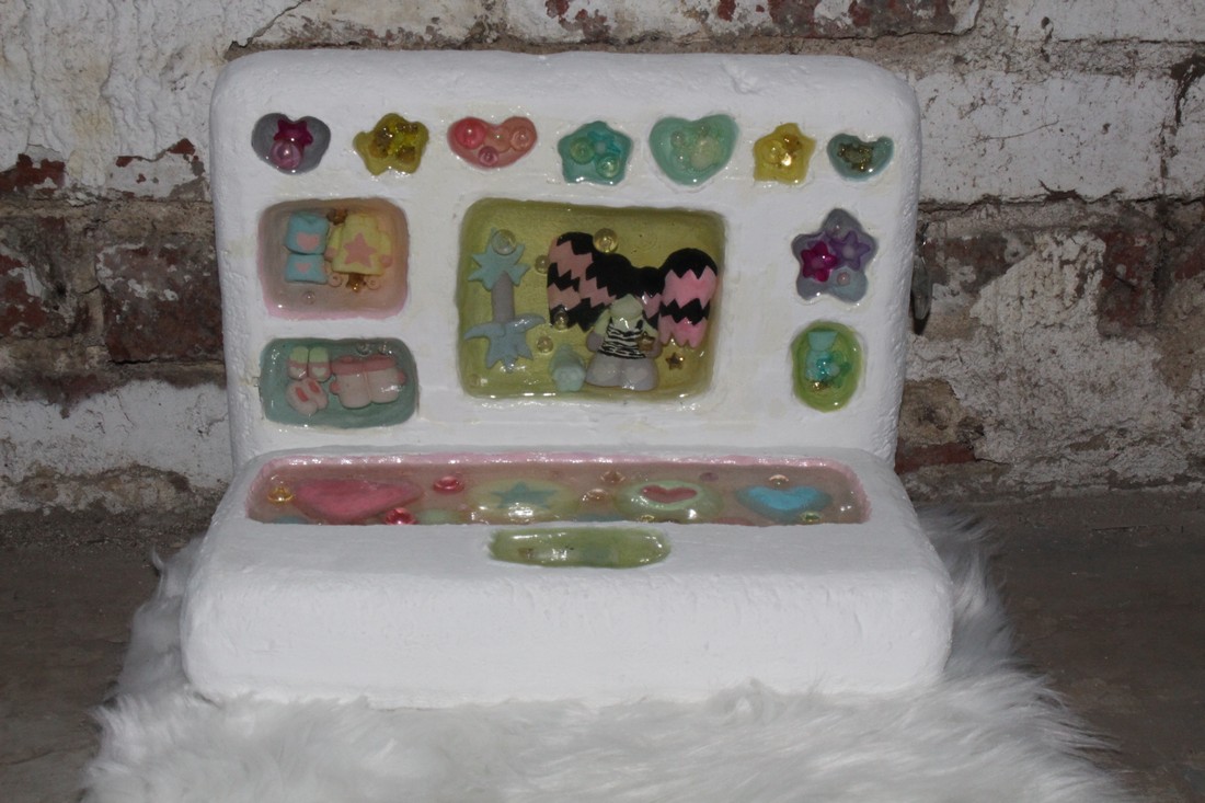 exhibition by artist bebexpiggies at solo show online