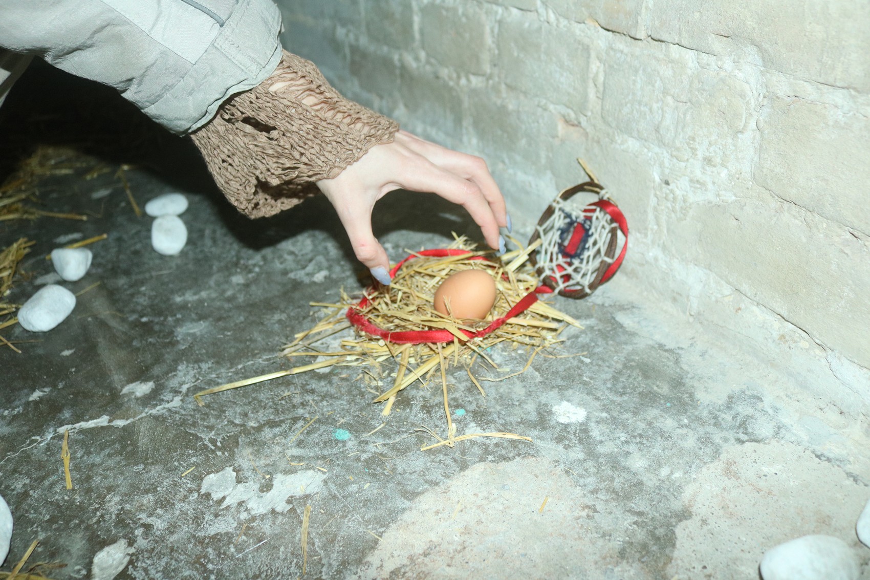 NEO-FOLK-LORE at solo show online