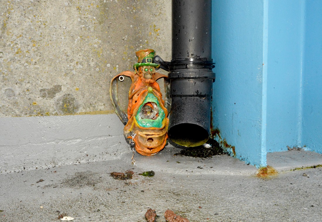 exhibition by artist alex de roeck at solo show online