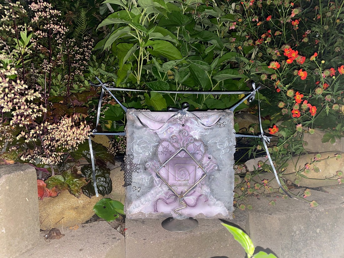 exhibition by artist aemonnia at solo show online