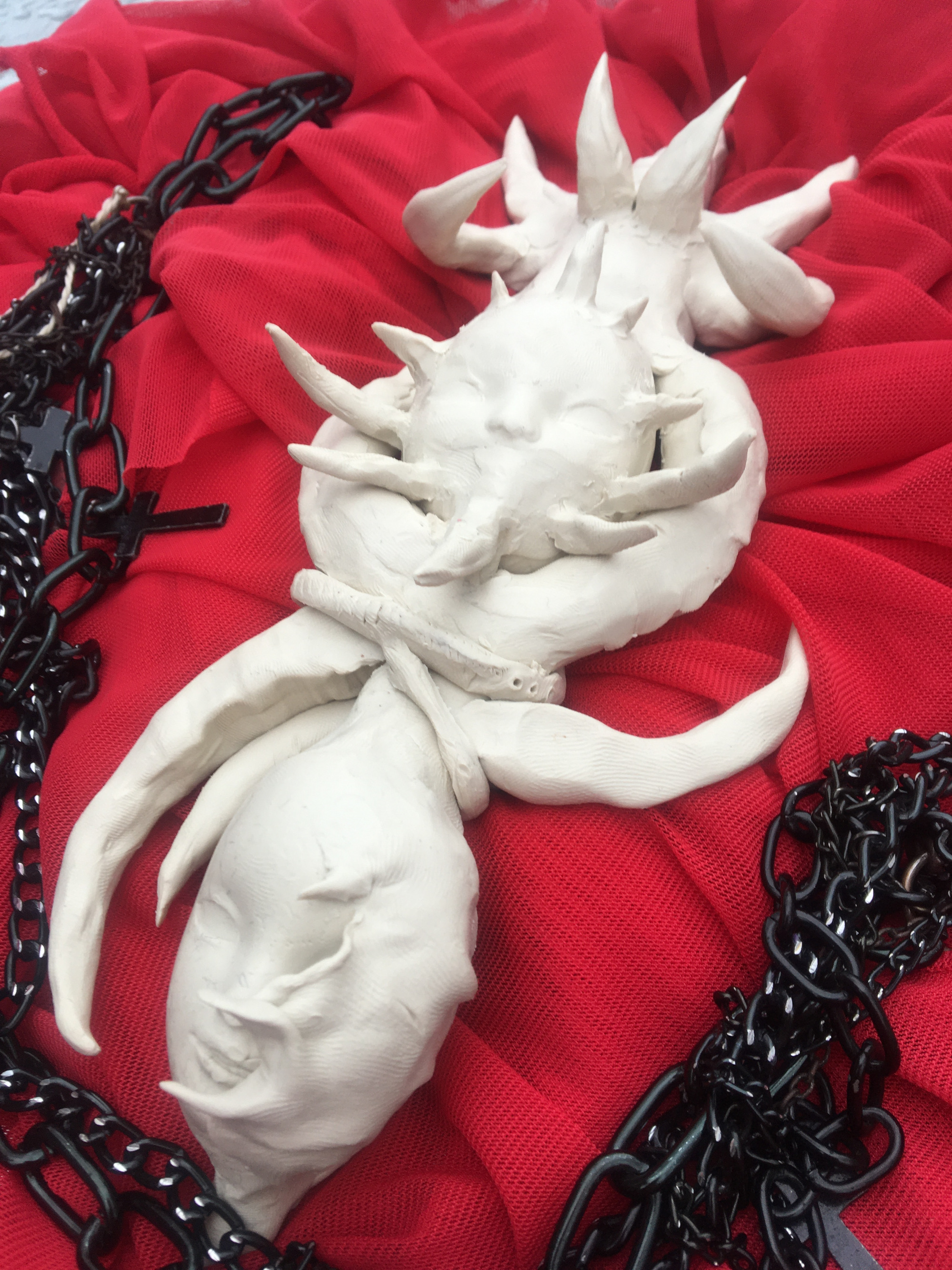 Halo and Dereyni at Solo Show Online