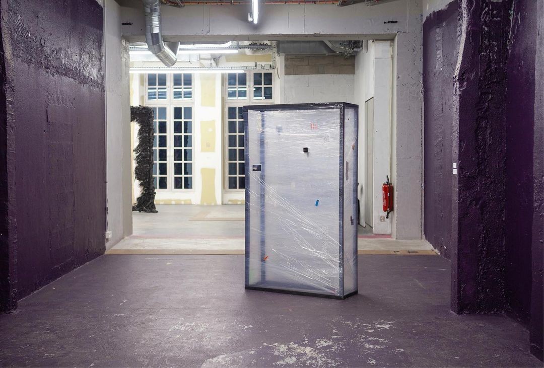 vestiges, a group showat solo show online