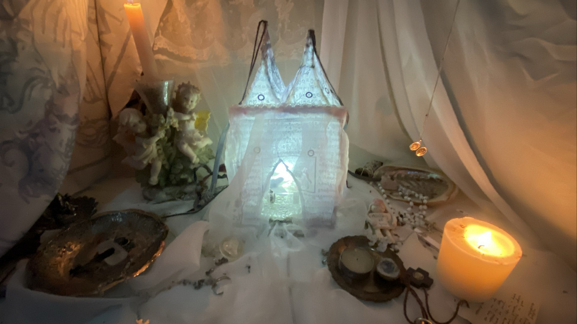 exhibition by artist aemonnia at solo show online