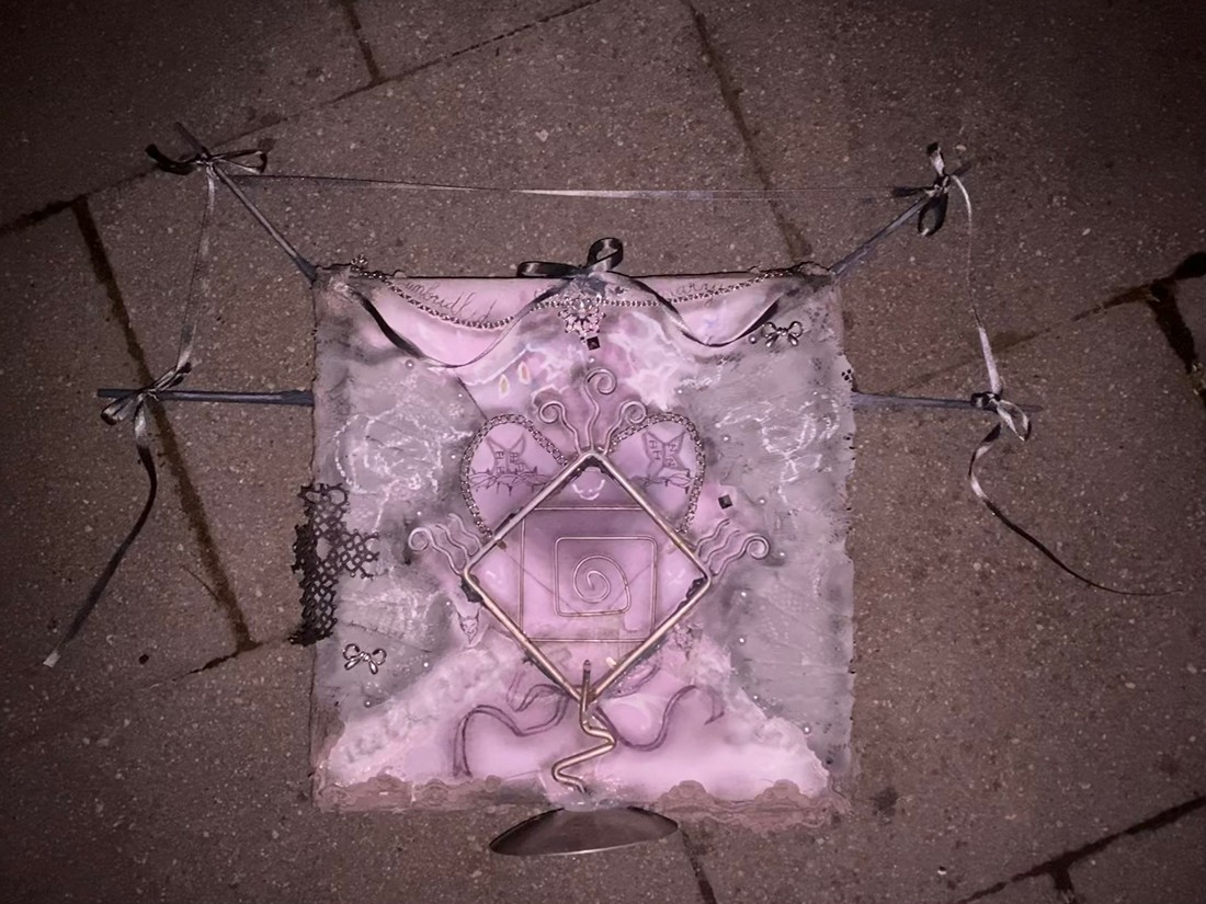 exhibition by artist aemonnia at solo show online