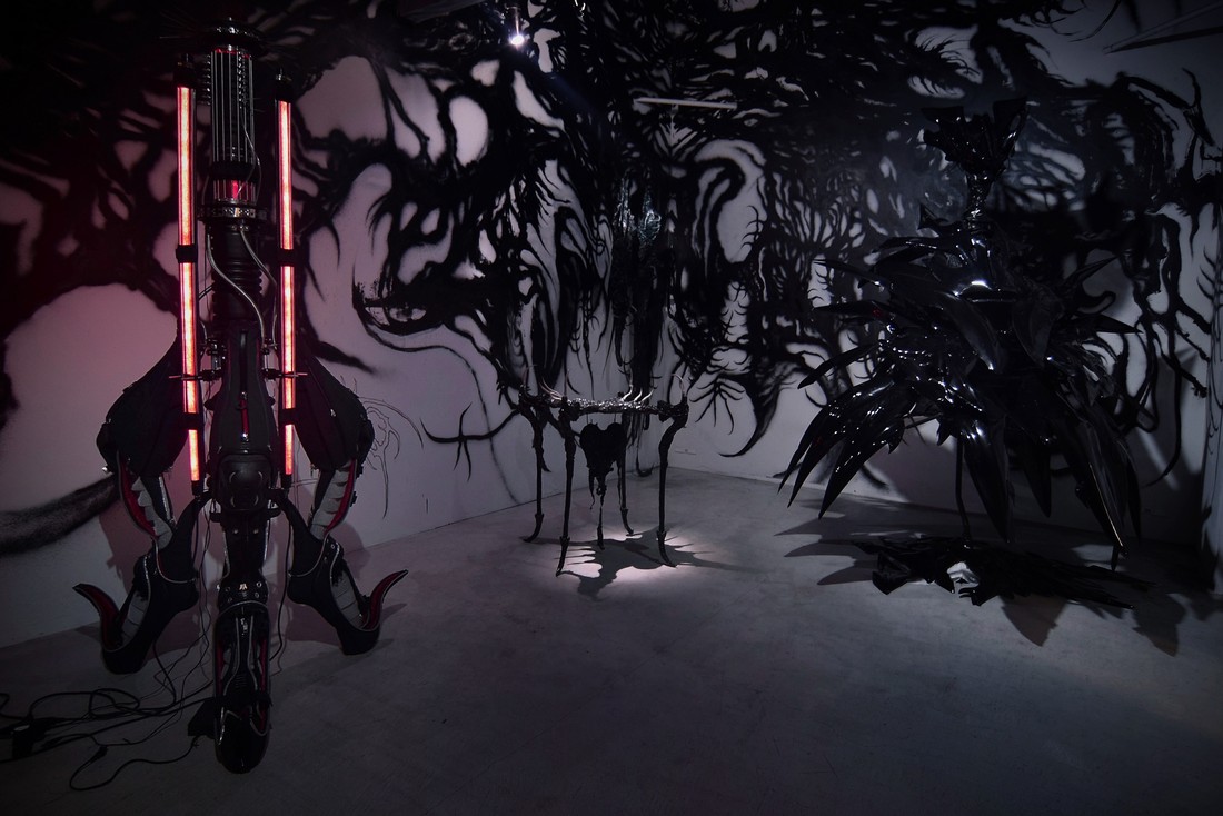 morgue at solo show online